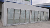 Glastüren des Supermarktes 4 zeigen Kühlraumraumgetränkekühler an